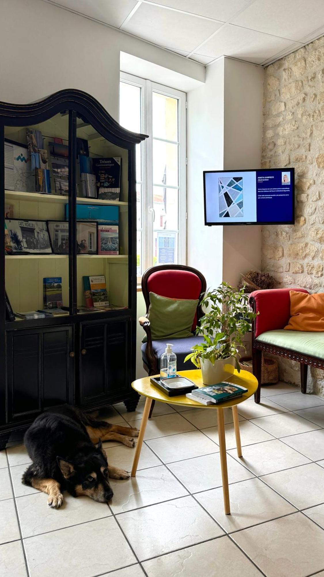 Logis Hotel Le Richelieu - Royan Atlantique Saujon Bagian luar foto