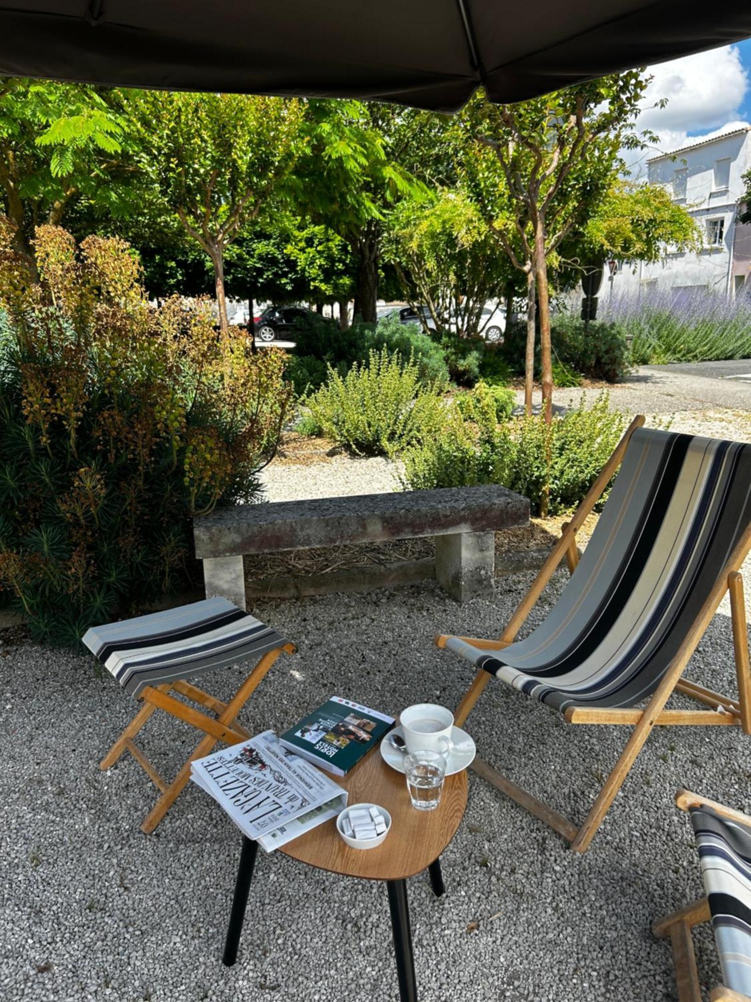 Logis Hotel Le Richelieu - Royan Atlantique Saujon Bagian luar foto