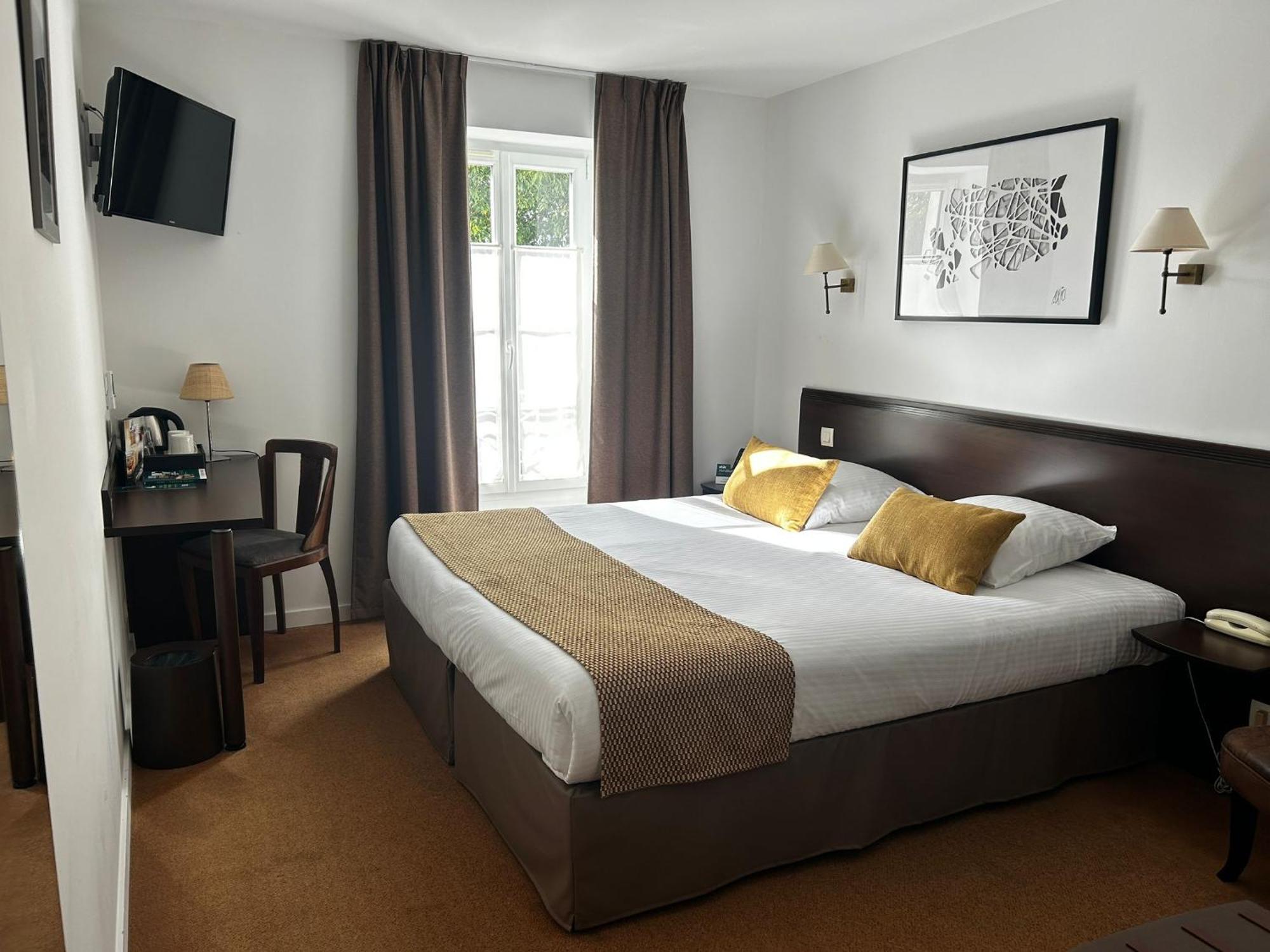 Logis Hotel Le Richelieu - Royan Atlantique Saujon Bagian luar foto