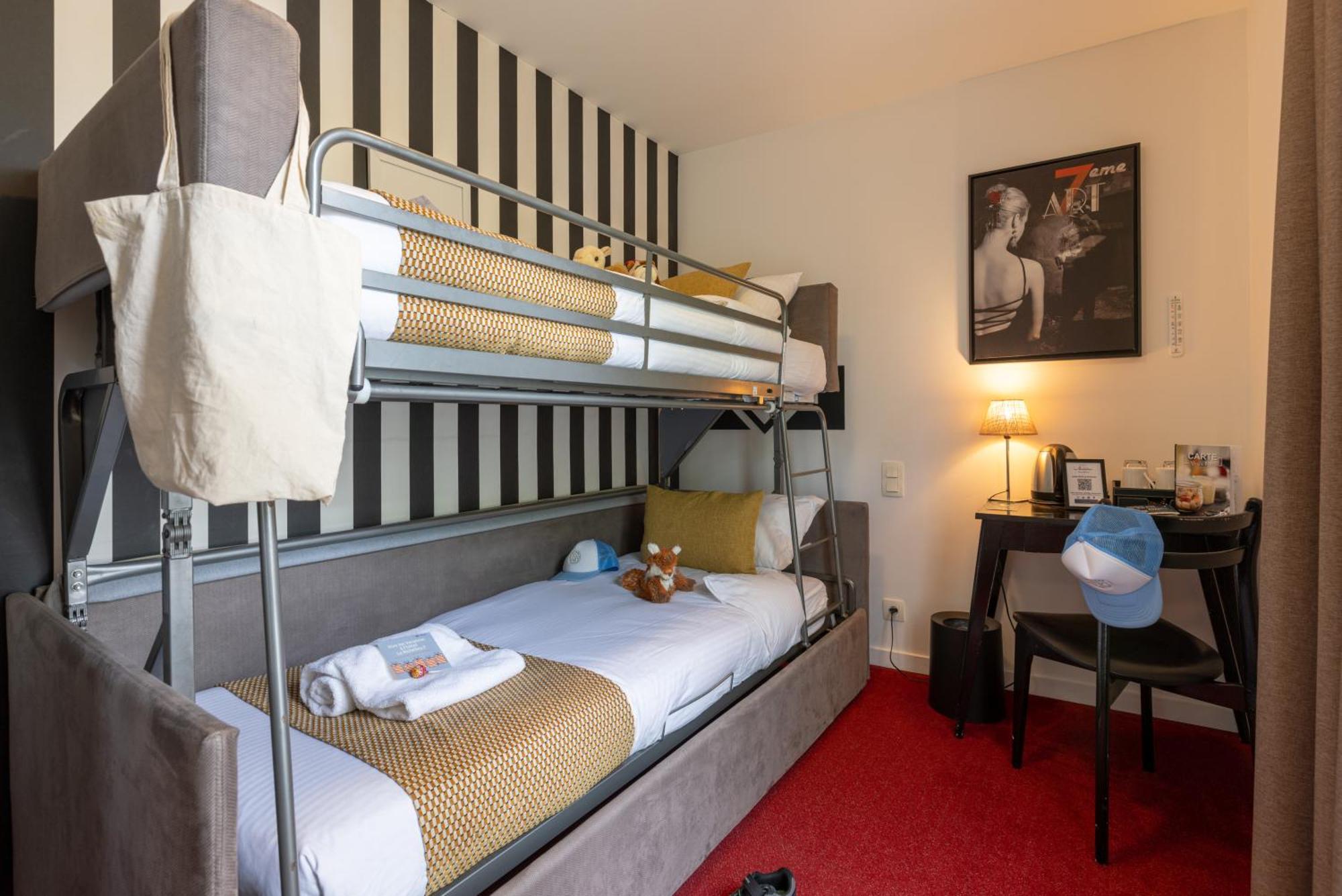 Logis Hotel Le Richelieu - Royan Atlantique Saujon Bagian luar foto