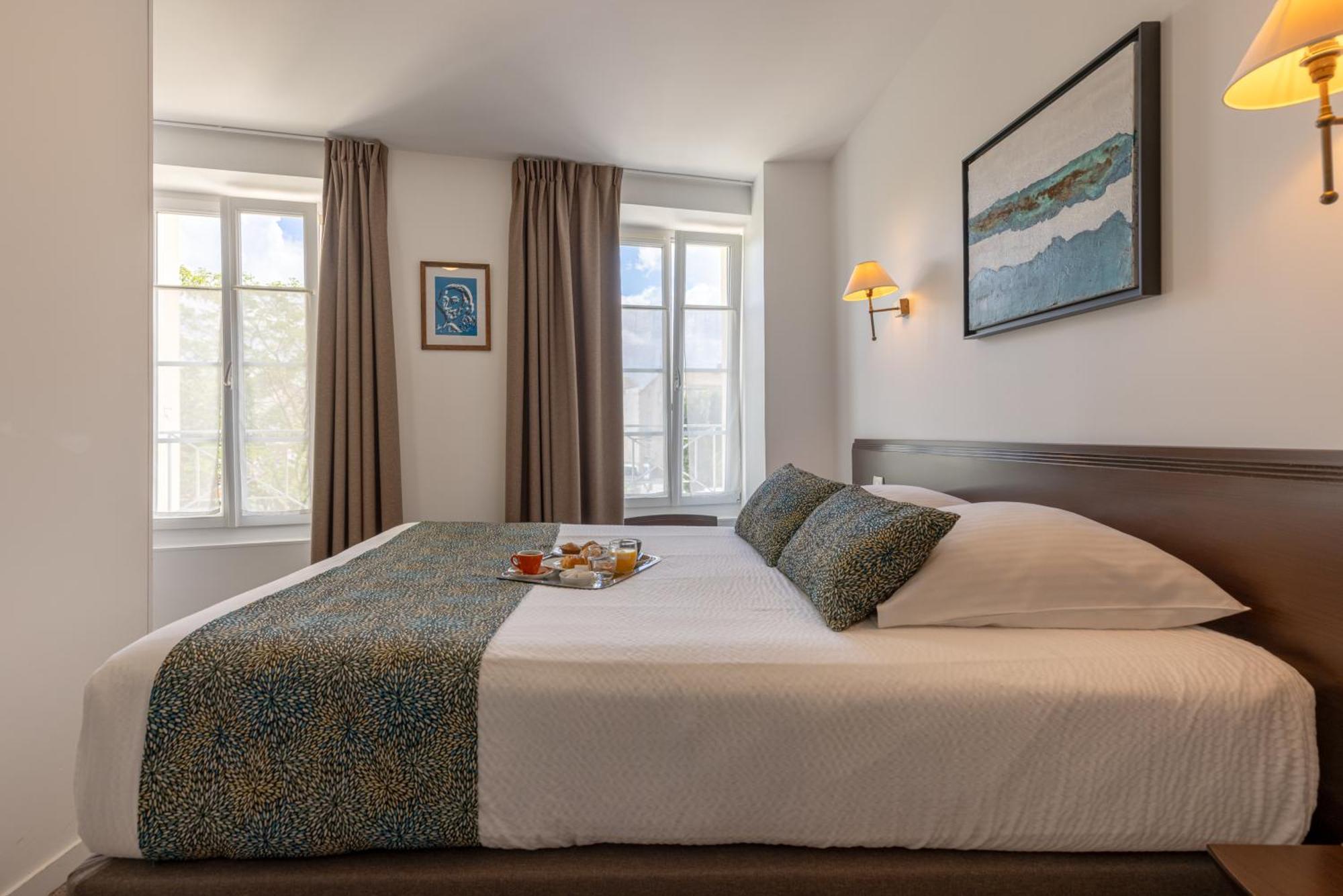 Logis Hotel Le Richelieu - Royan Atlantique Saujon Bagian luar foto